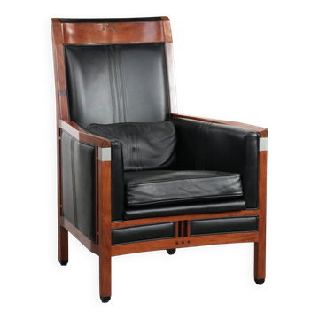 Fauteuil Art Déco noir, magnifique et très confortable.