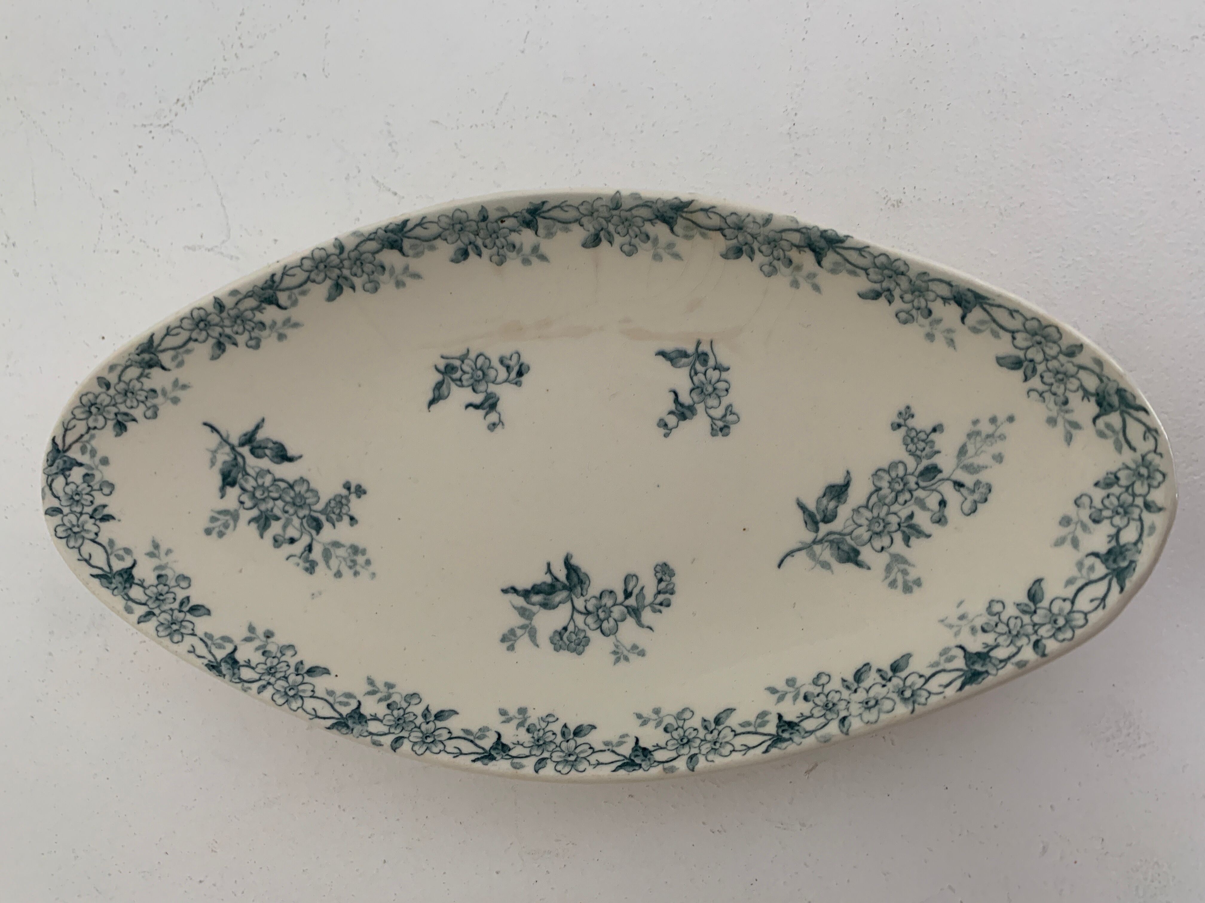 Pair of Gien opaque porcelain ravines, April model
