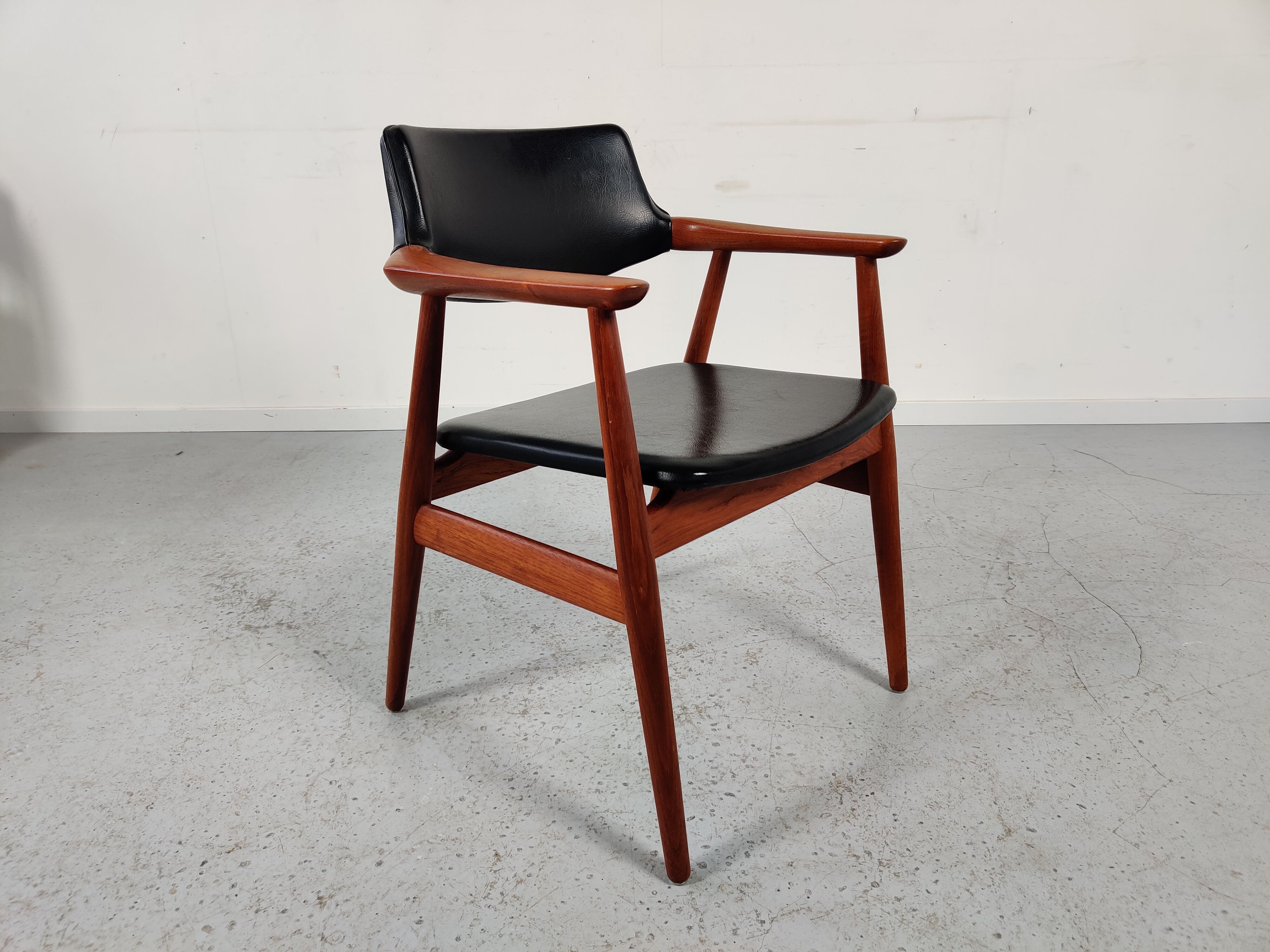 GM11 teak desk chair by Svend Aage Eriksen , Denmark 1960s
