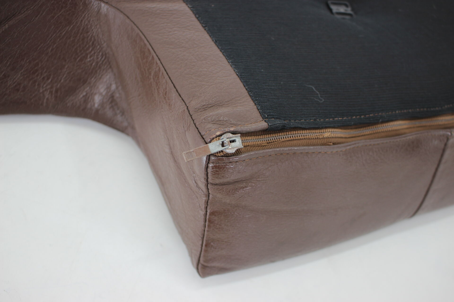 Fauteuil en cuir brun danois des années 1970, Danemark