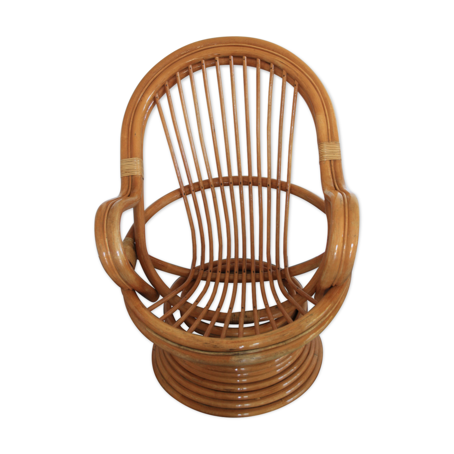 Swivel rattan chair