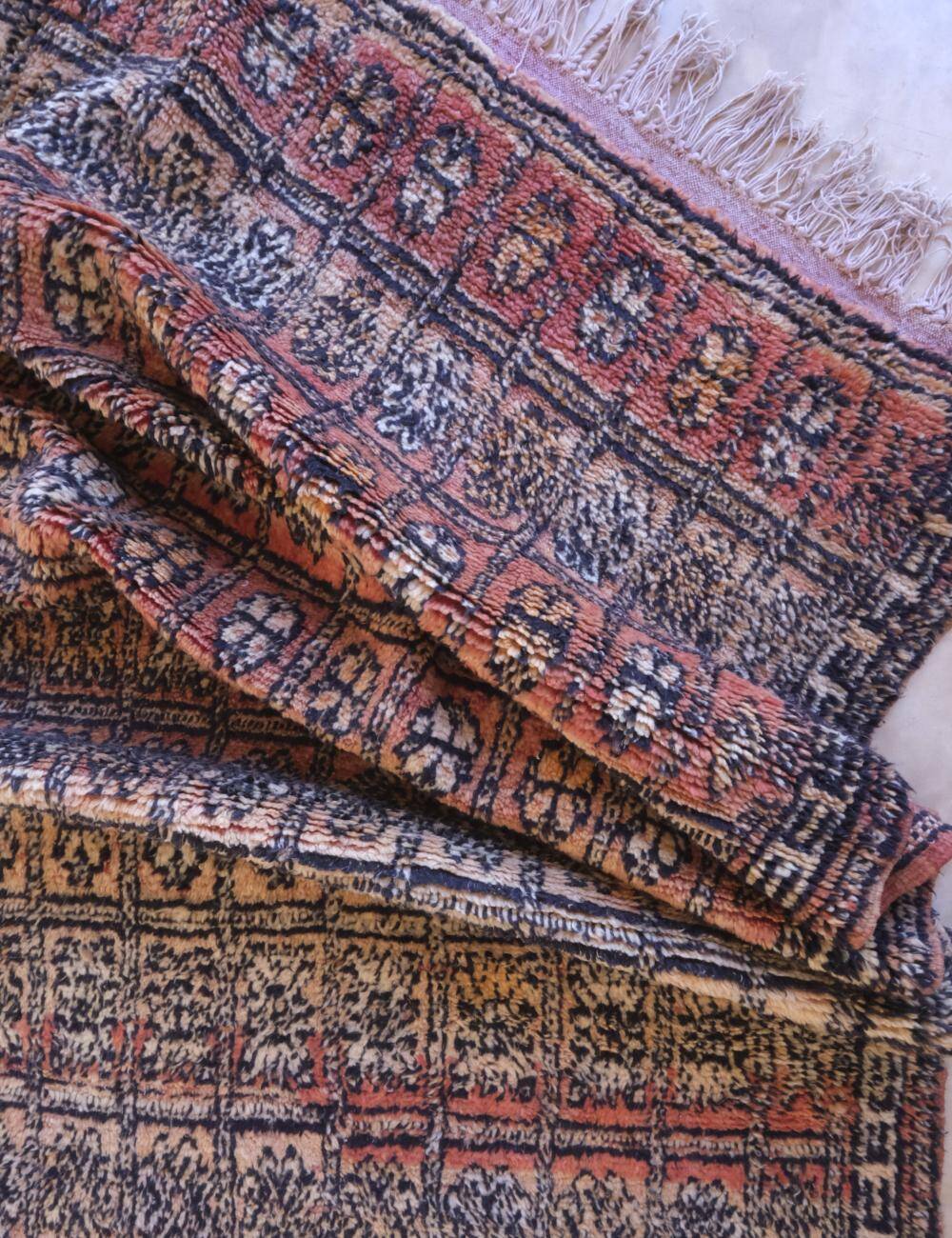 Vintage Berber Rug - 287 x 202 cm