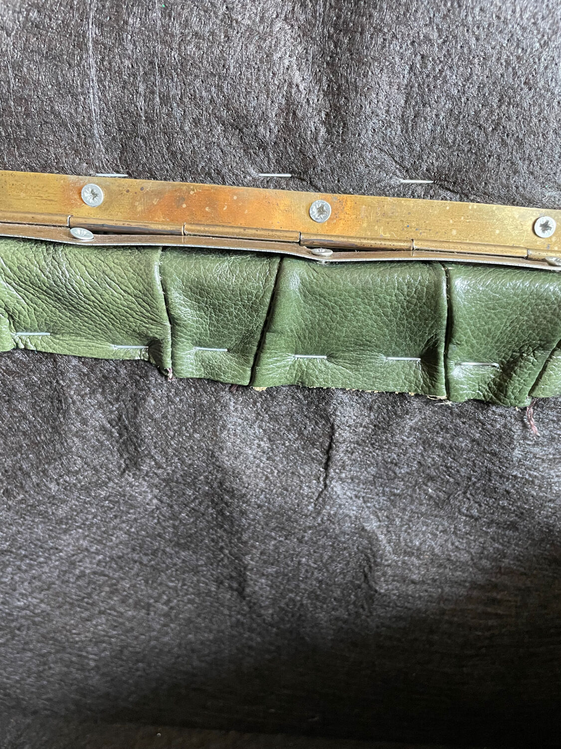 Pouf leather chest patchwork vert  De Sède