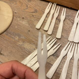 Set of 16 tapas forks and 14 scoops of sorbet