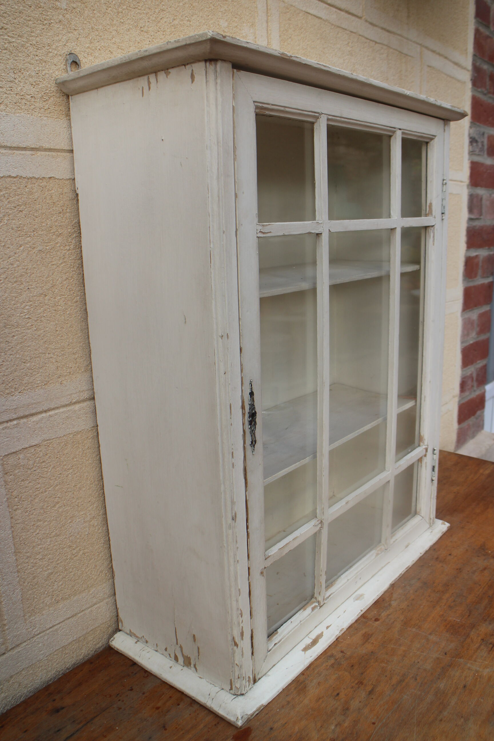Glazed toilet cabinet