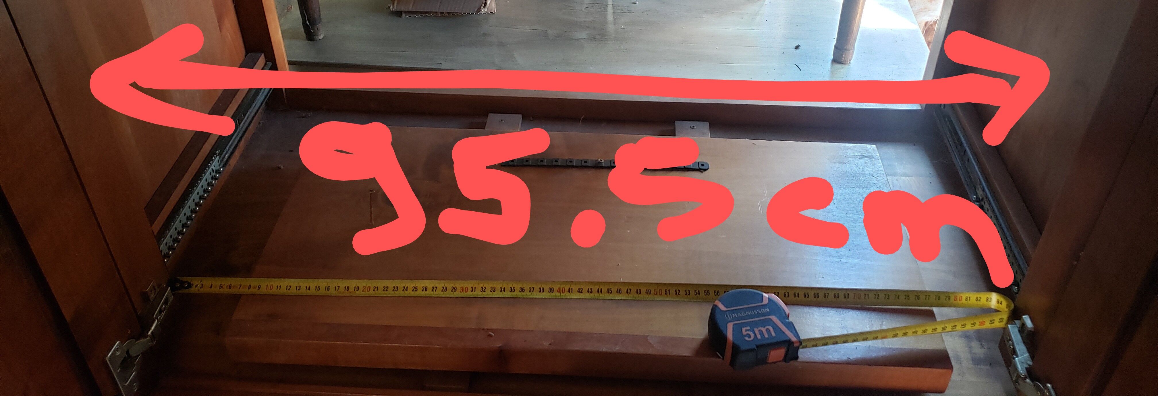 Meuble télévision fermé