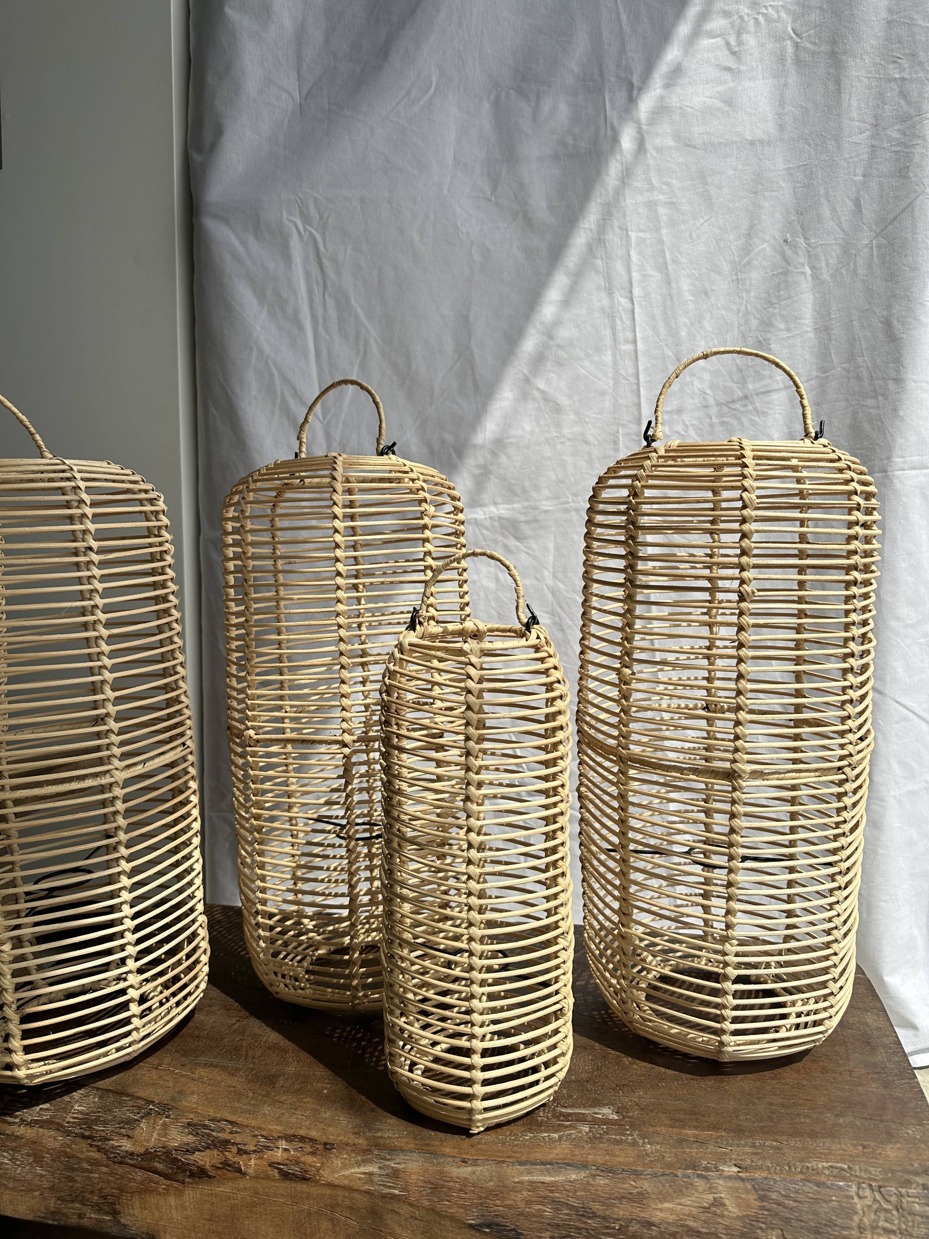 Small lantern-shaped rattan suspension H35 D15
