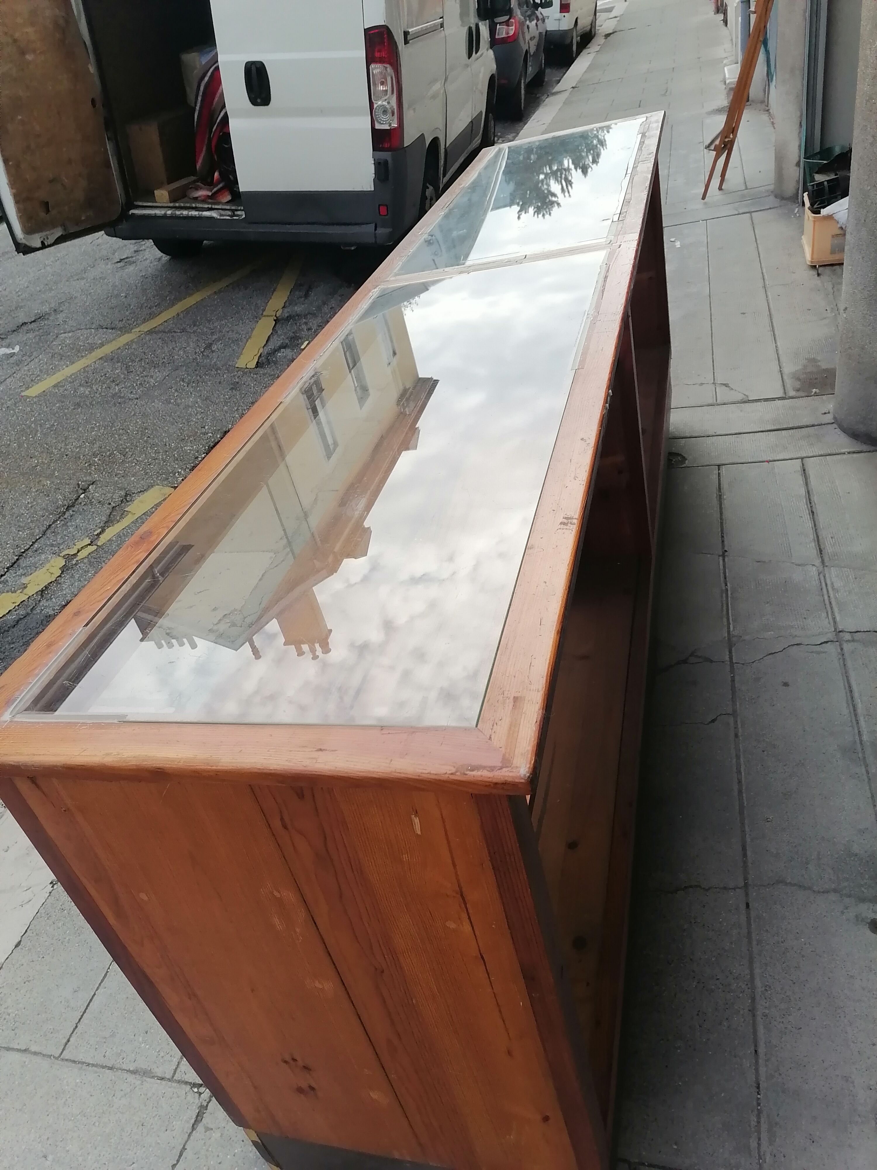 Glazed store bank from the 70s.