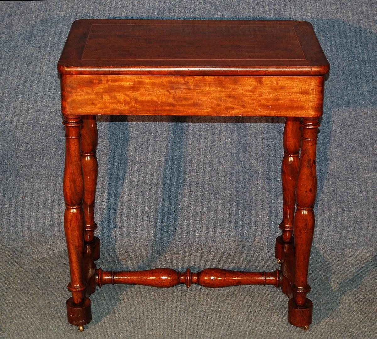 Small table with Jacob legs in mahogany, early 19th century