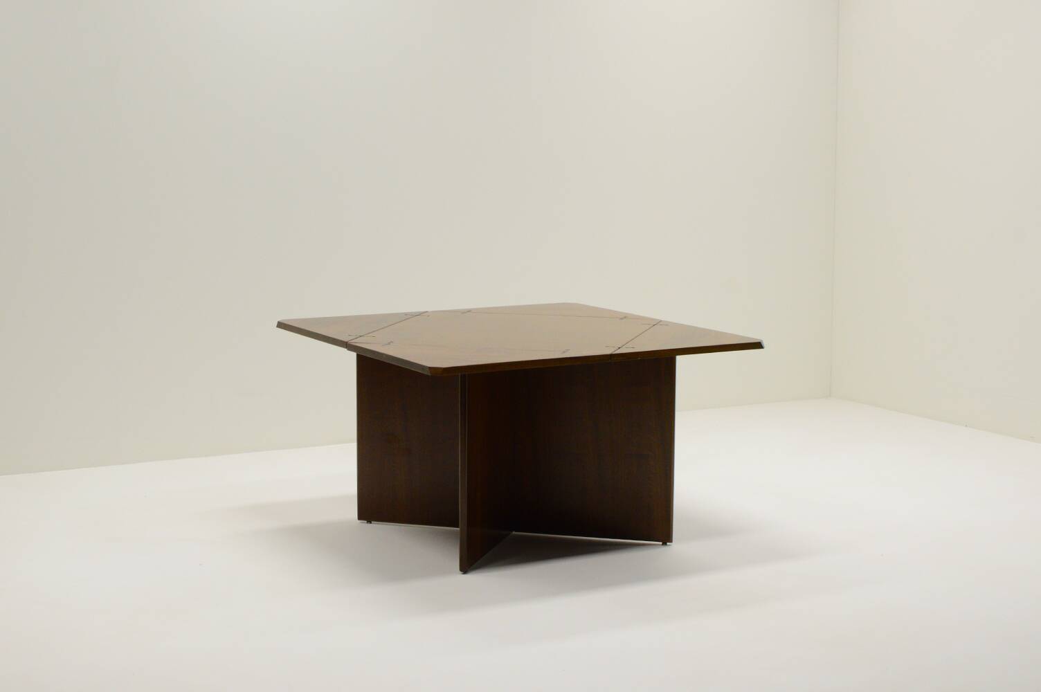 Envelope dining table by vittorio Introini for Sormani, 1960s Italy.
