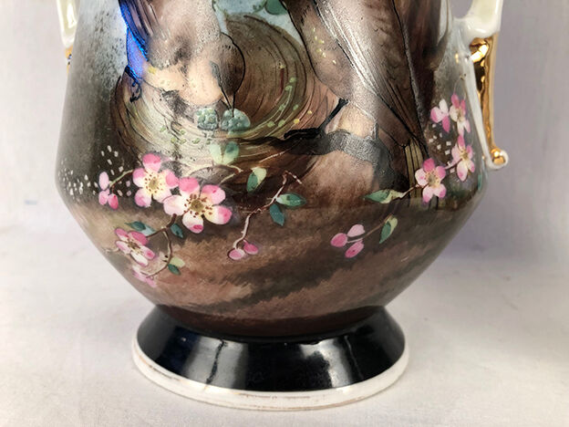 Pair of paris porcelain vases with bird decorations