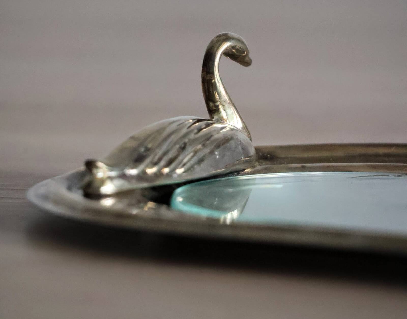 Foie gras presentation service dish in metal and glass and its toast holder