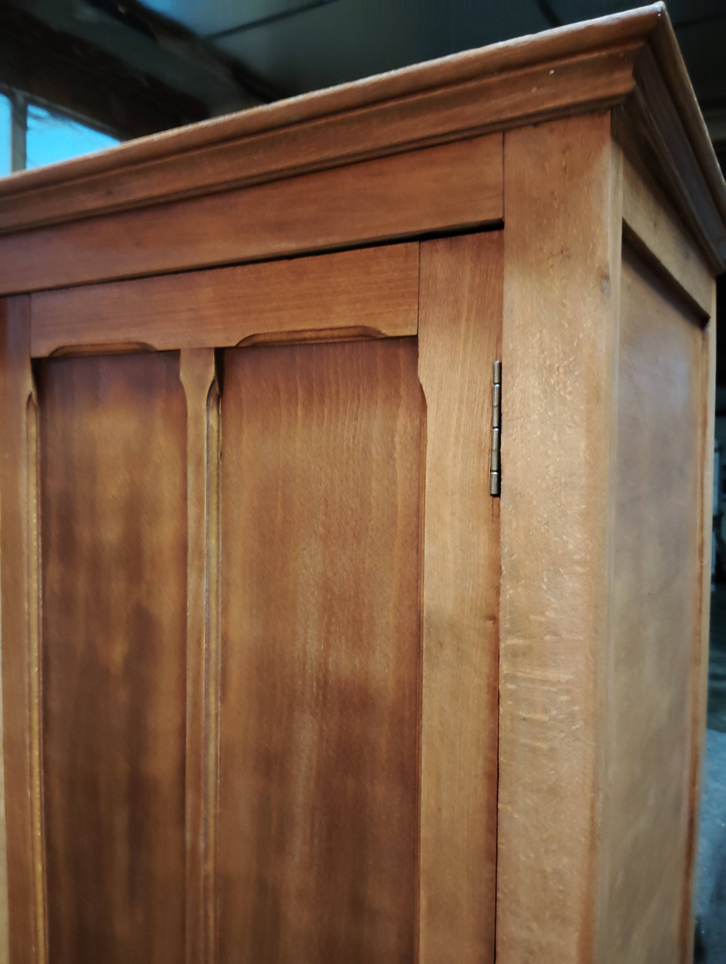 Armoire Parisienne restaurée