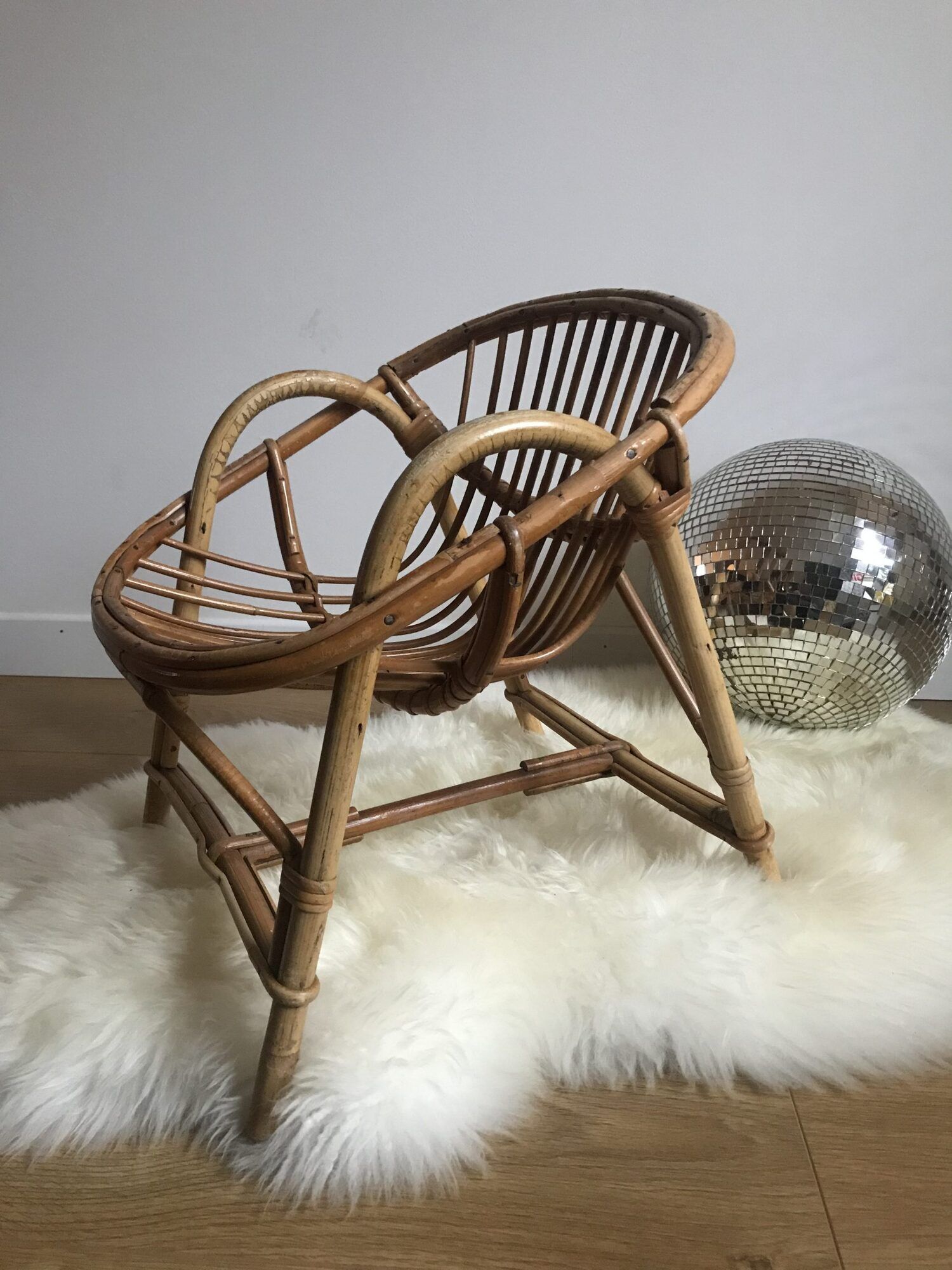 Armchair basket in vintage rattan for children