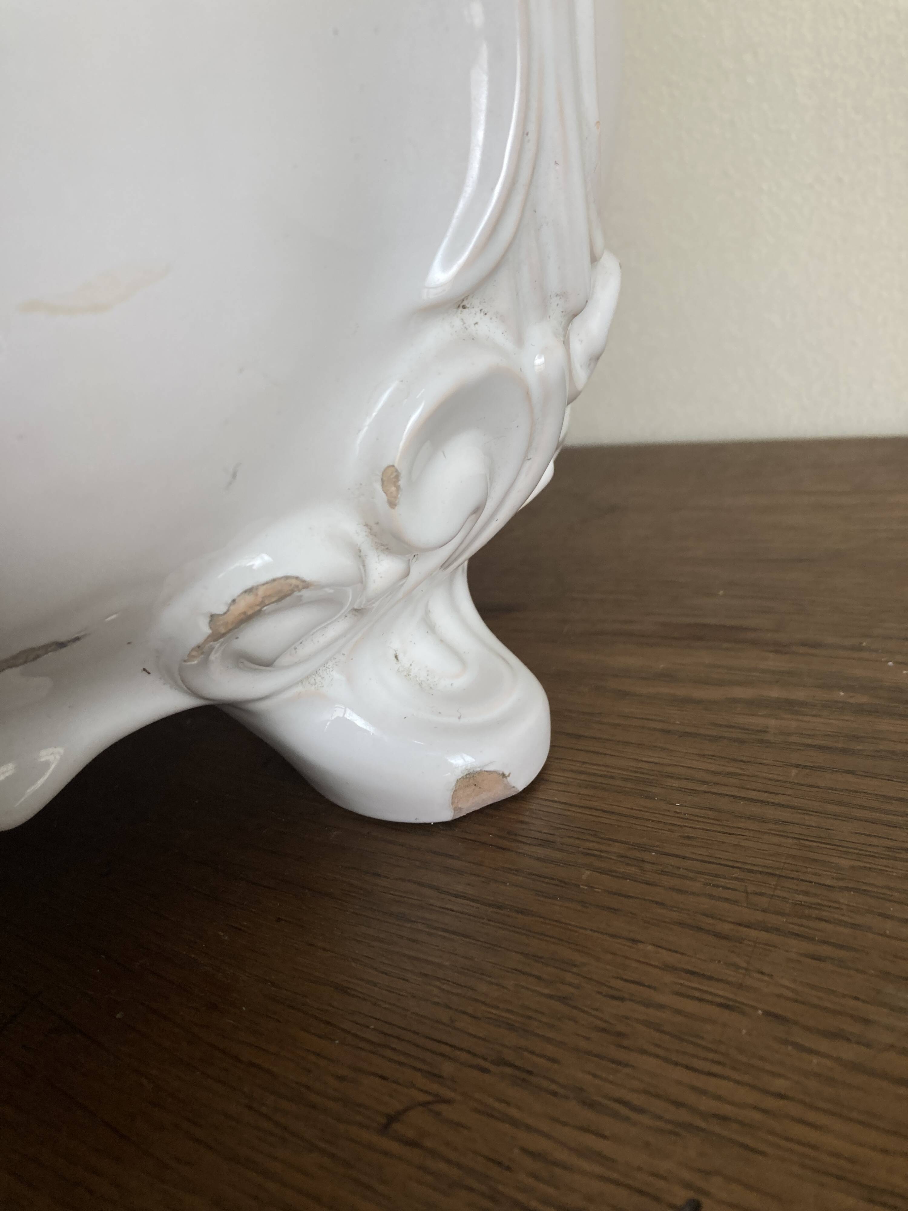 Moustiers Lallier white earthenware floor planter D30cm