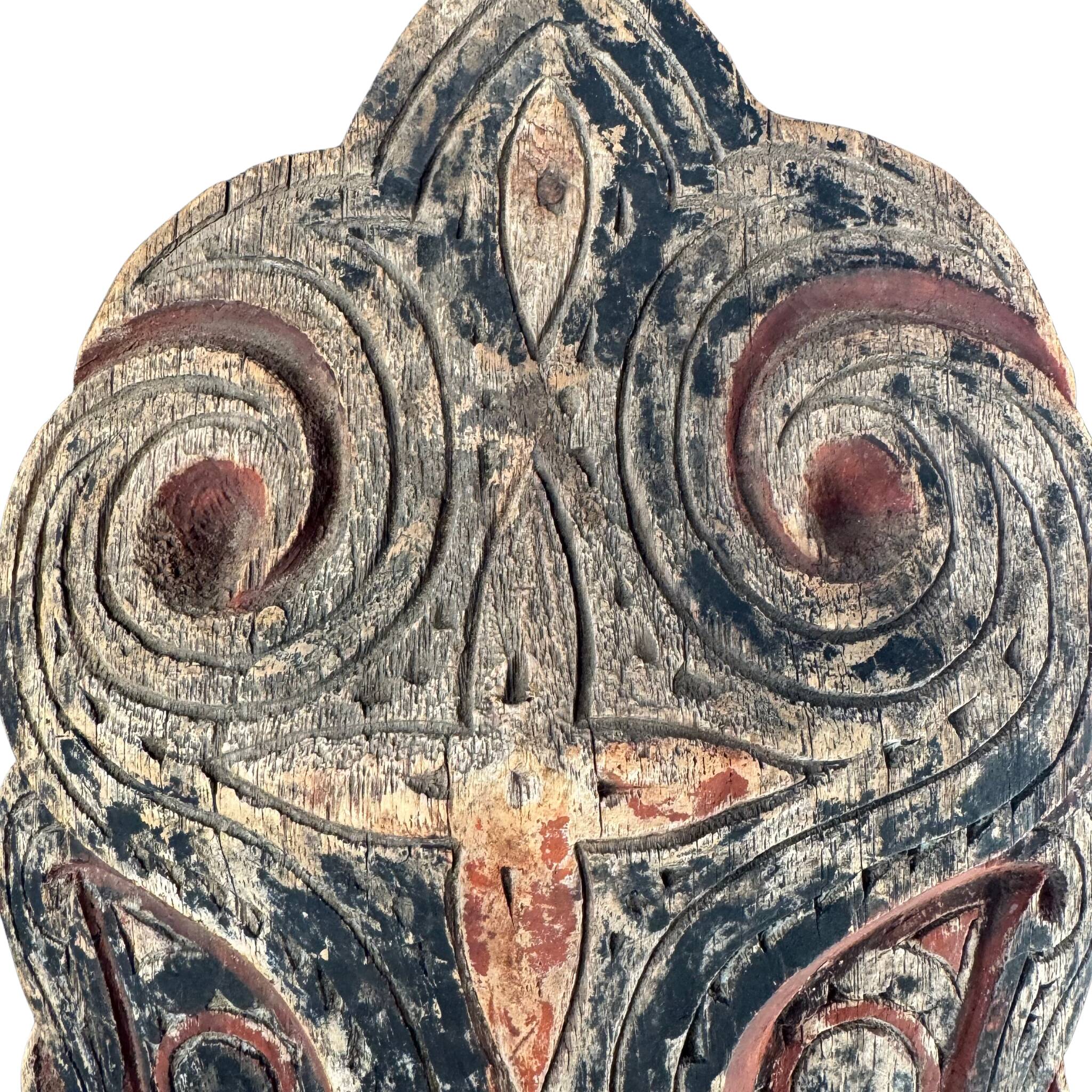Panneau rituel sculpté – Singa Batak, Sumatra du Nord, années 50–70