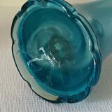 Vase bleu en verre soufflé vintage