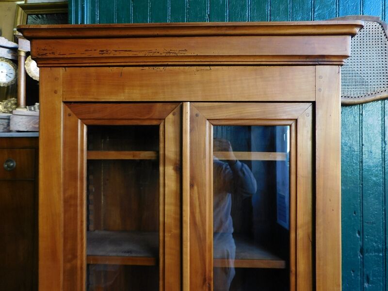 Bookcase Louis Philippe 2 doors in blond cherry tree