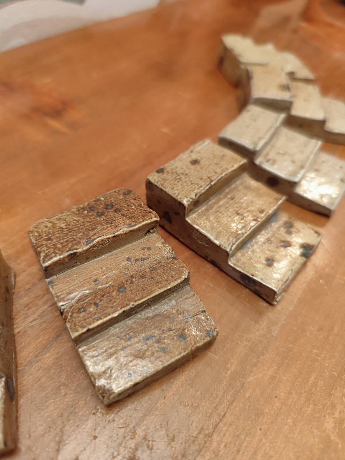 6 enamelled stoneware knife holders