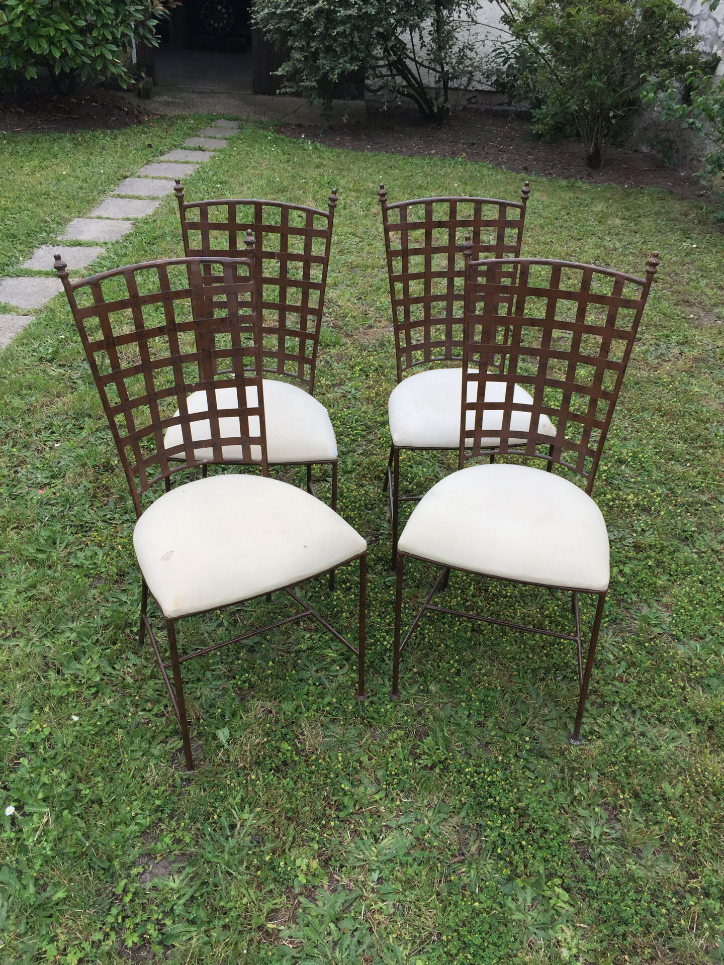 Set of 4 wrought iron chairs