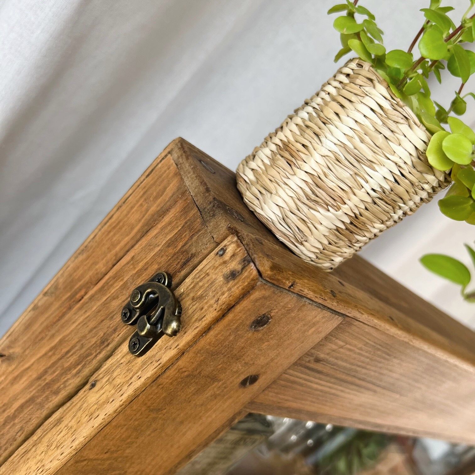 Restaurant wall showcase