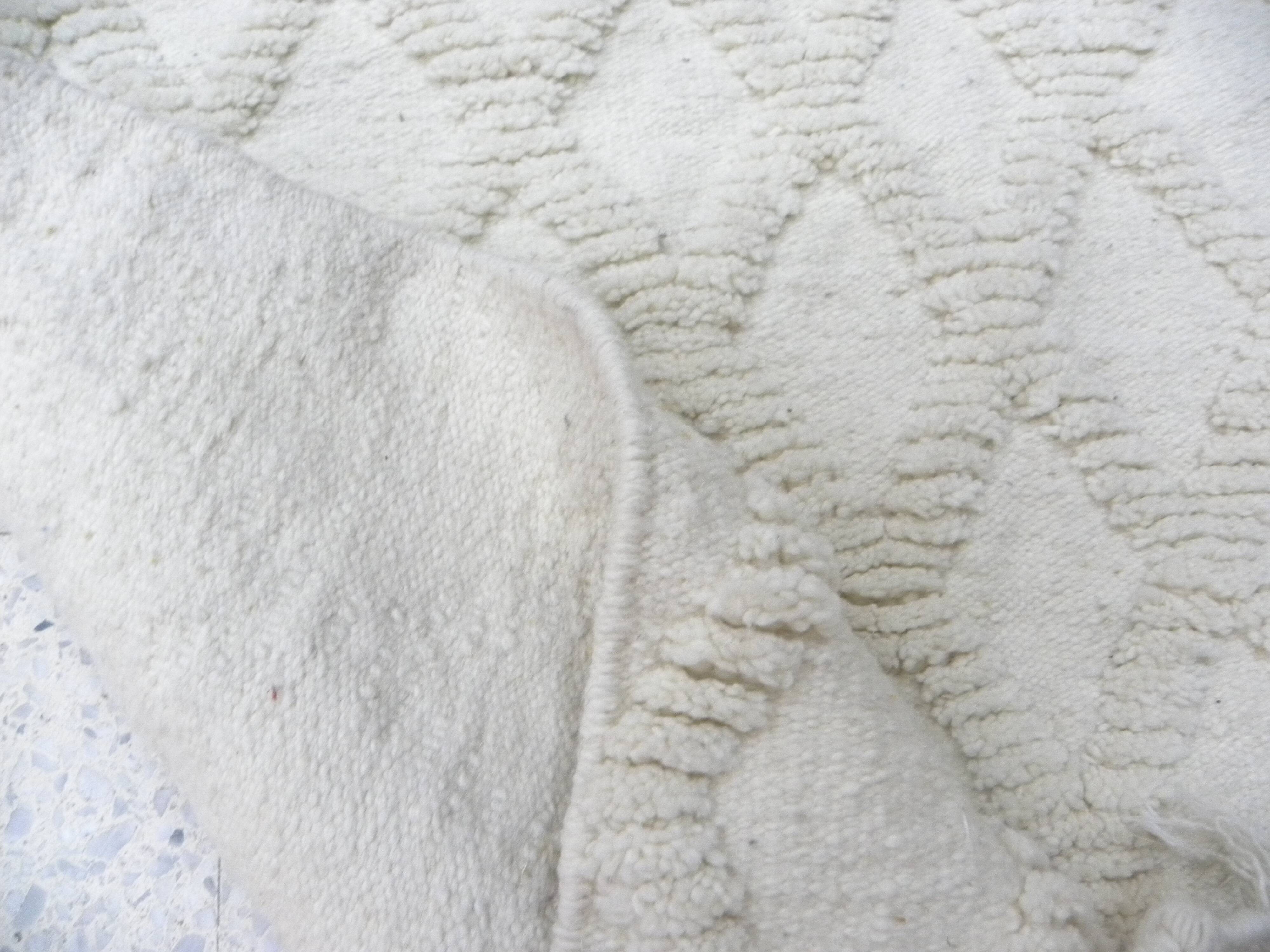 Tunisian Berber Rug, Ecru Wool – Handwoven, Bohemian & Minimalist Style