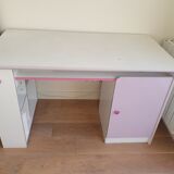 White and pink girl office