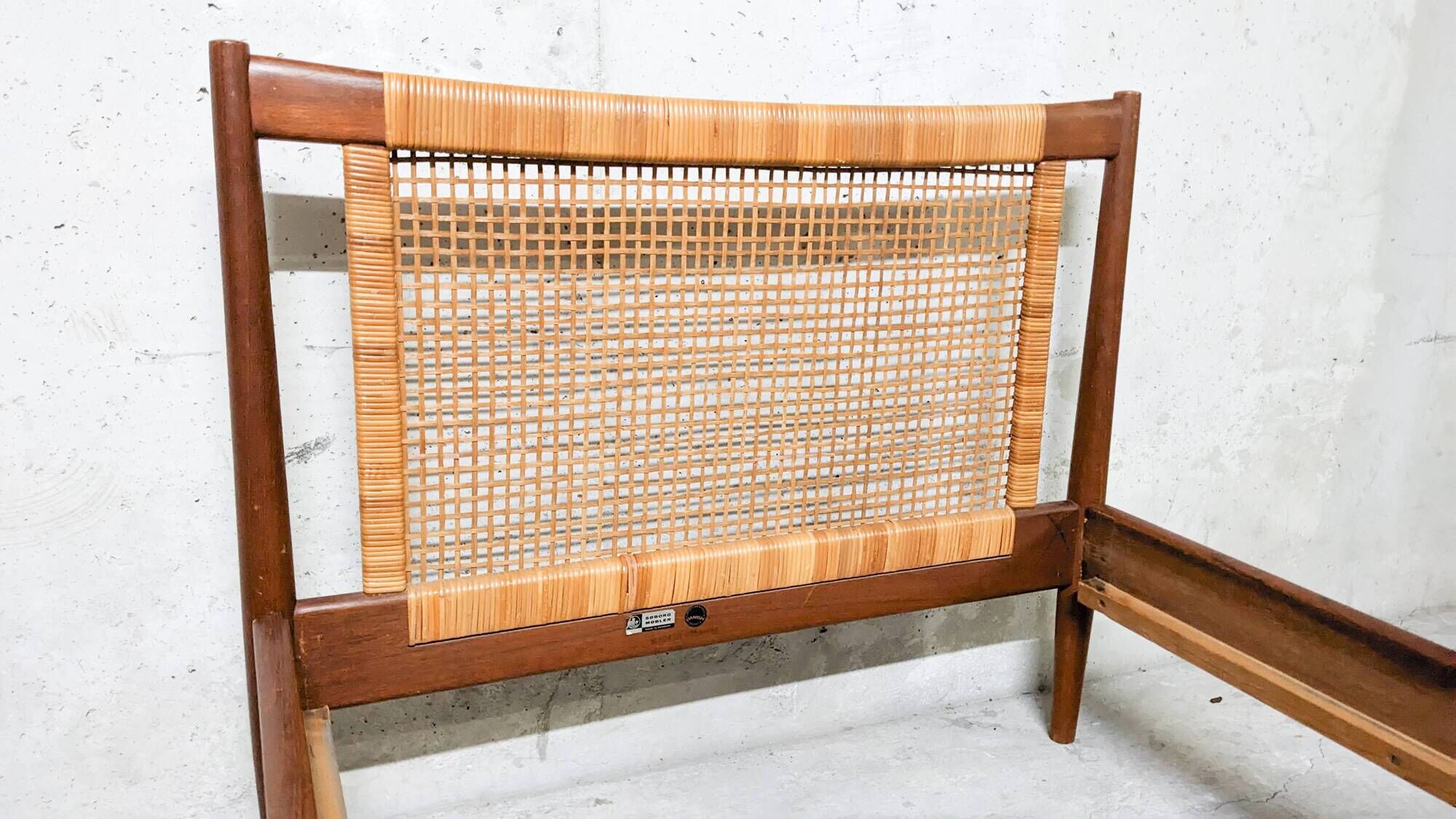 Daybed scandinave design Børge Mogensen pour Soborg Mobelfabrik 1950 's, teck et cannage