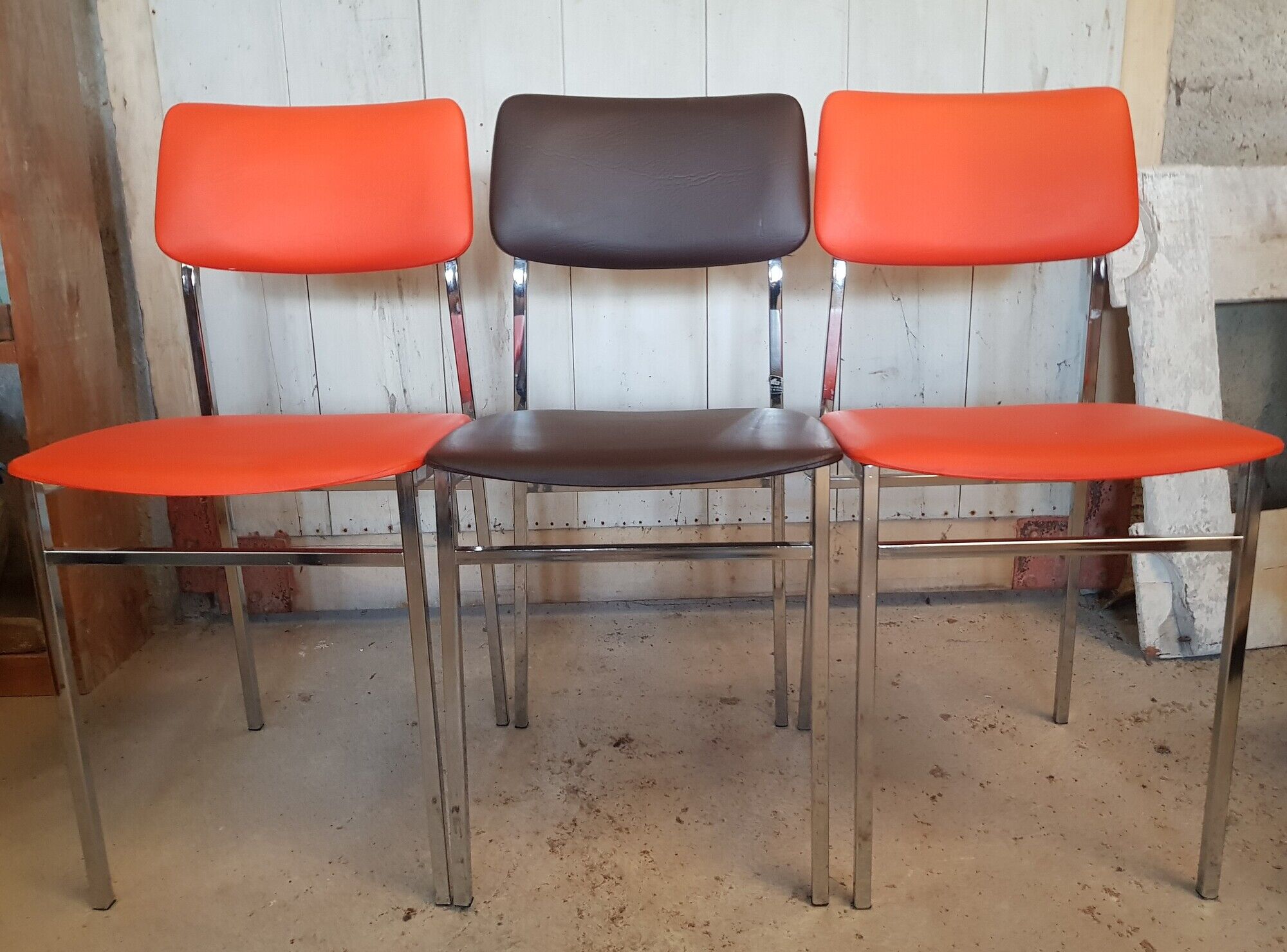 Set of 3 vintage LAFA chairs, chrome metal, orange and brown skai