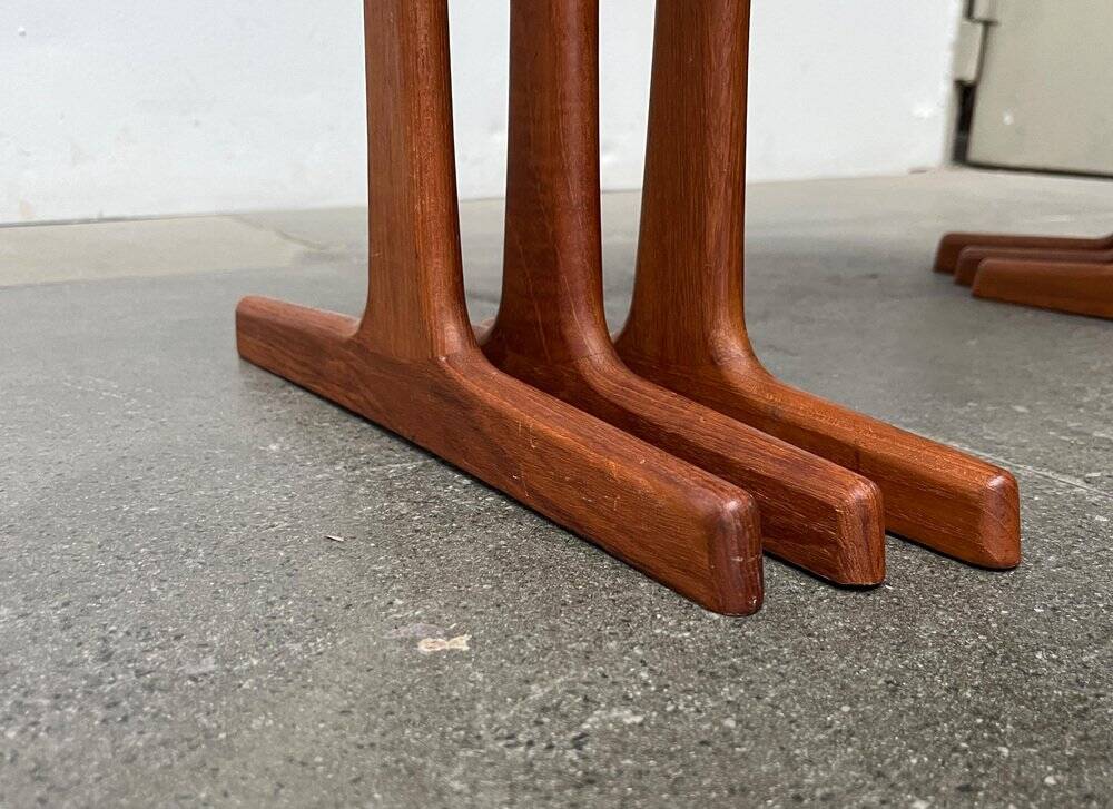 Nest of teak tables from the mid-century by Vildbjerg Møbelfabrik, 1960s, set of 3.