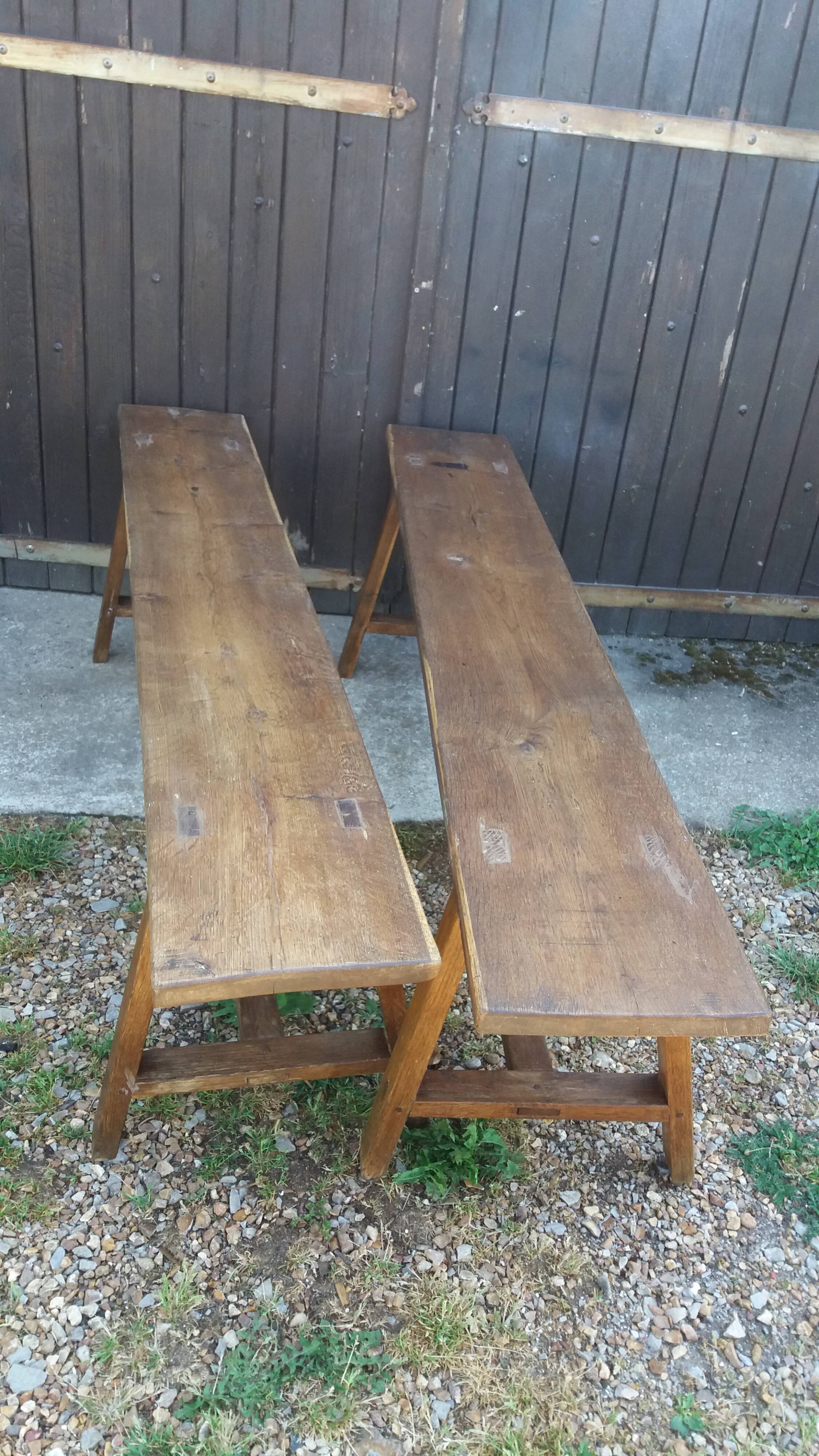 Paire de bancs de ferme