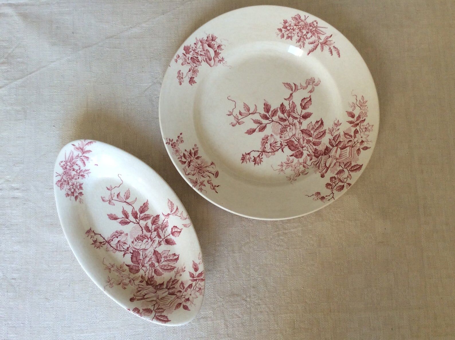 Flat and 1 ravier old pink iron earth Baker