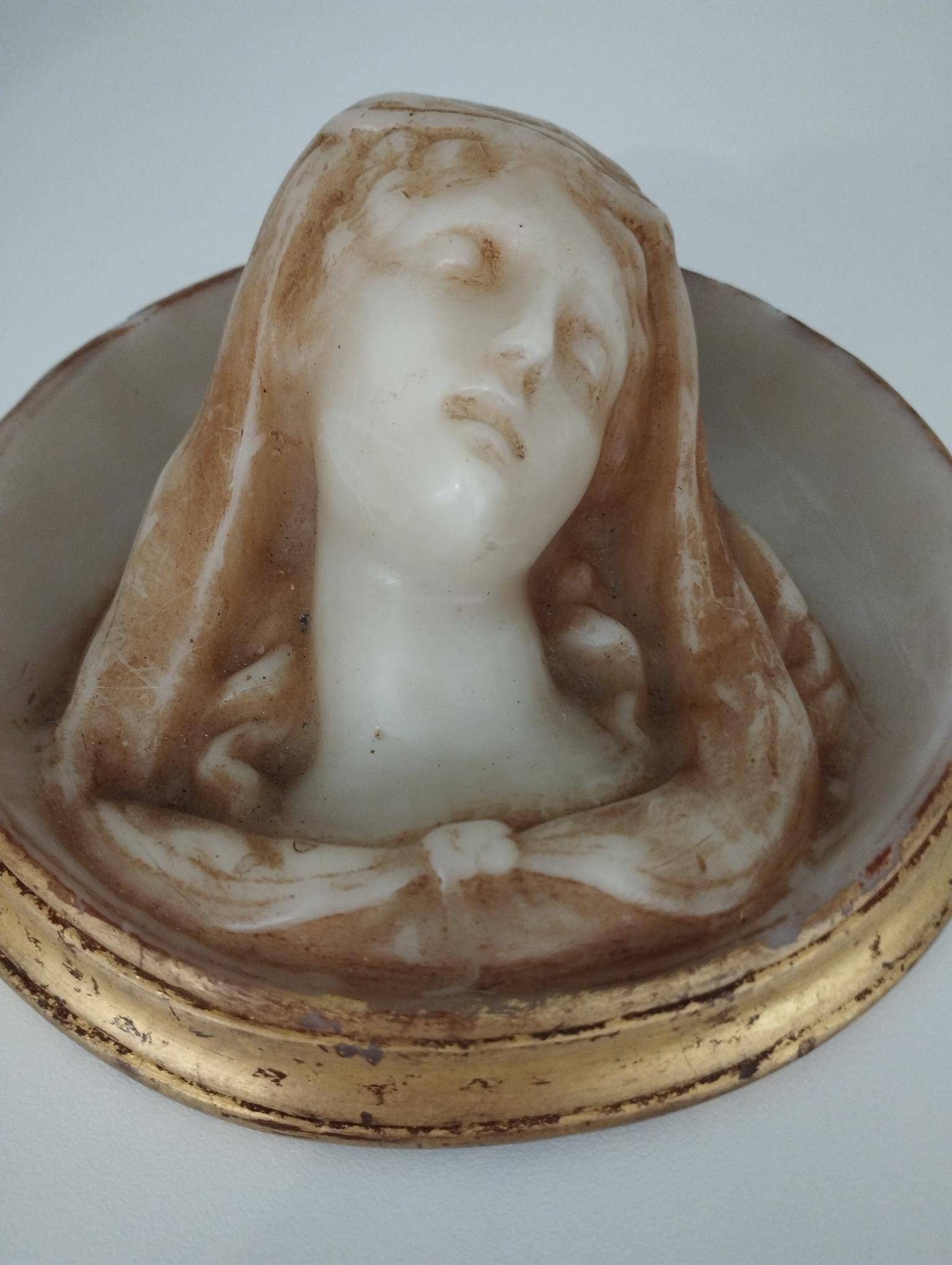 Relief portrait in the shape of a medallion - Napoléon III period