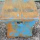 Banc repose-pieds patiné