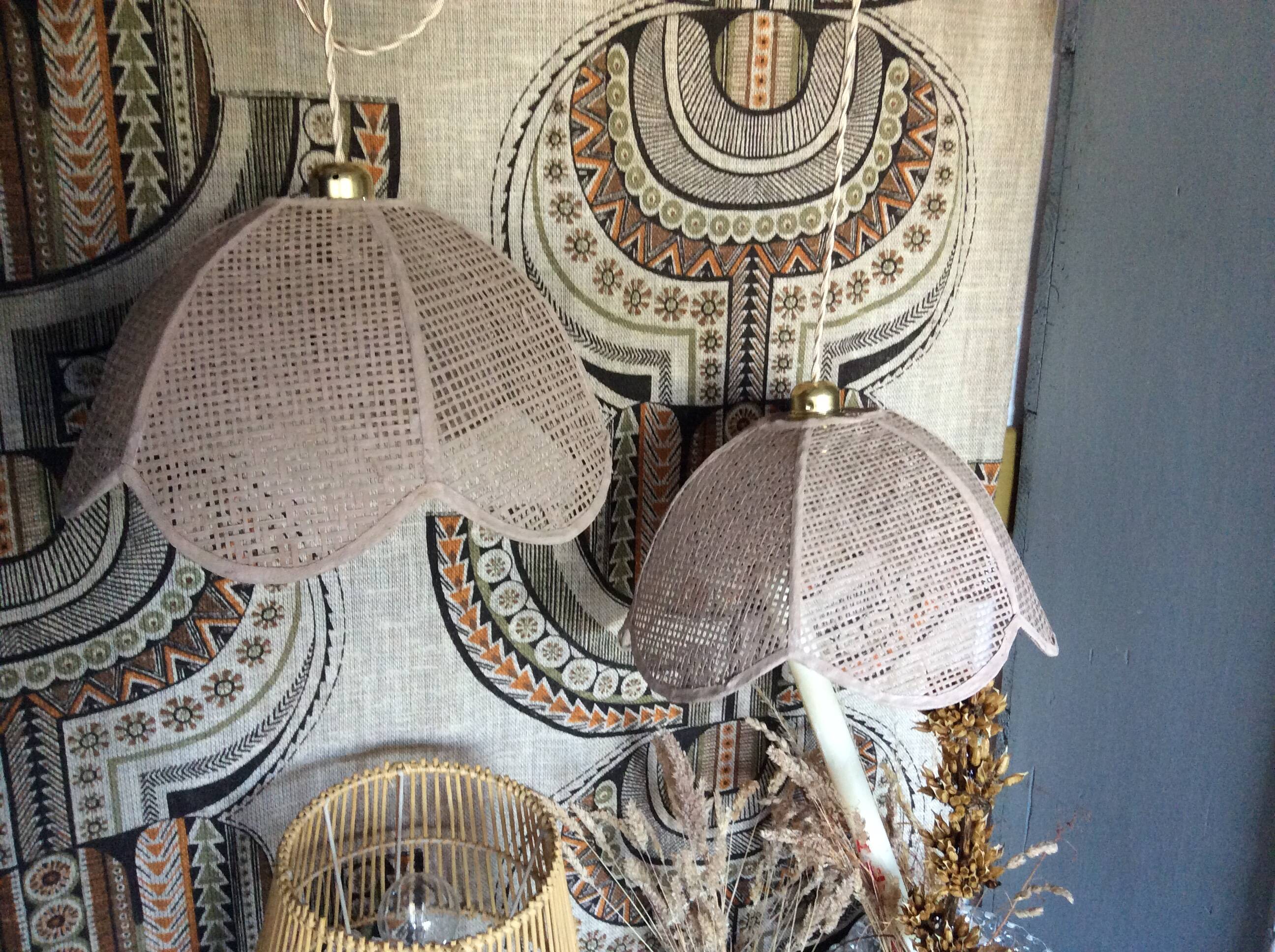 2 flower hangings