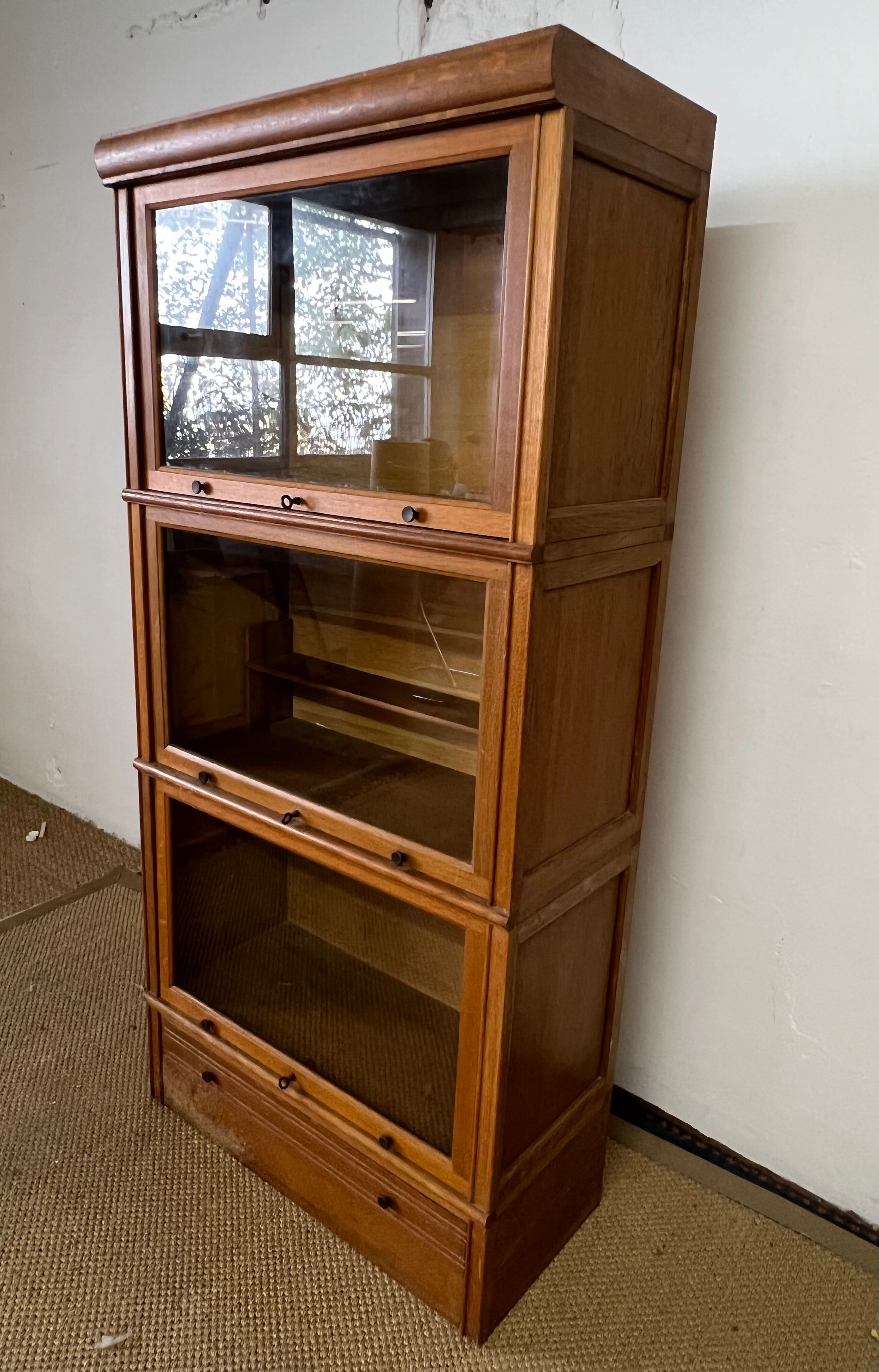 Modular display cabinet MD