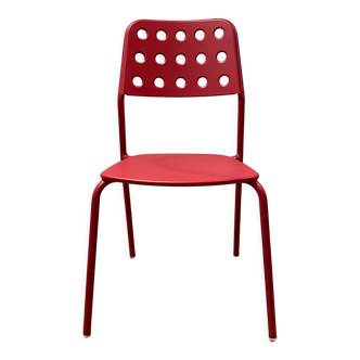 Chair Shot - Emu