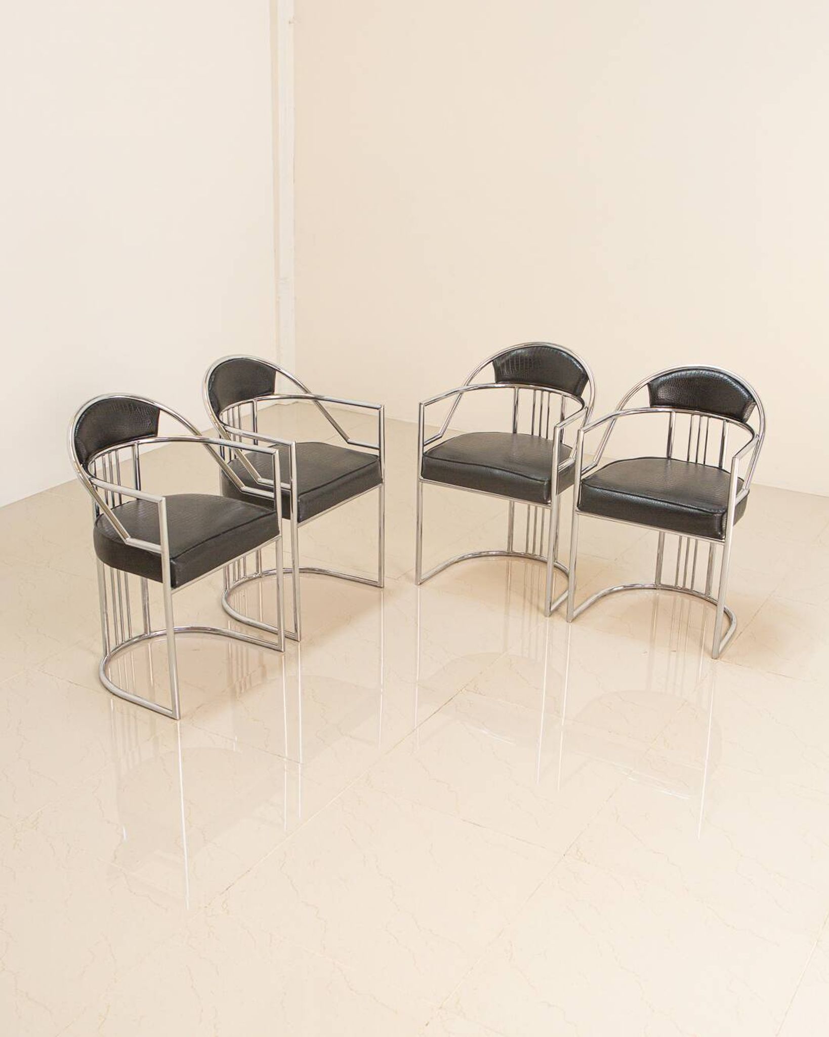 4 chaises italiennes en cuir imitation crocodile 80's