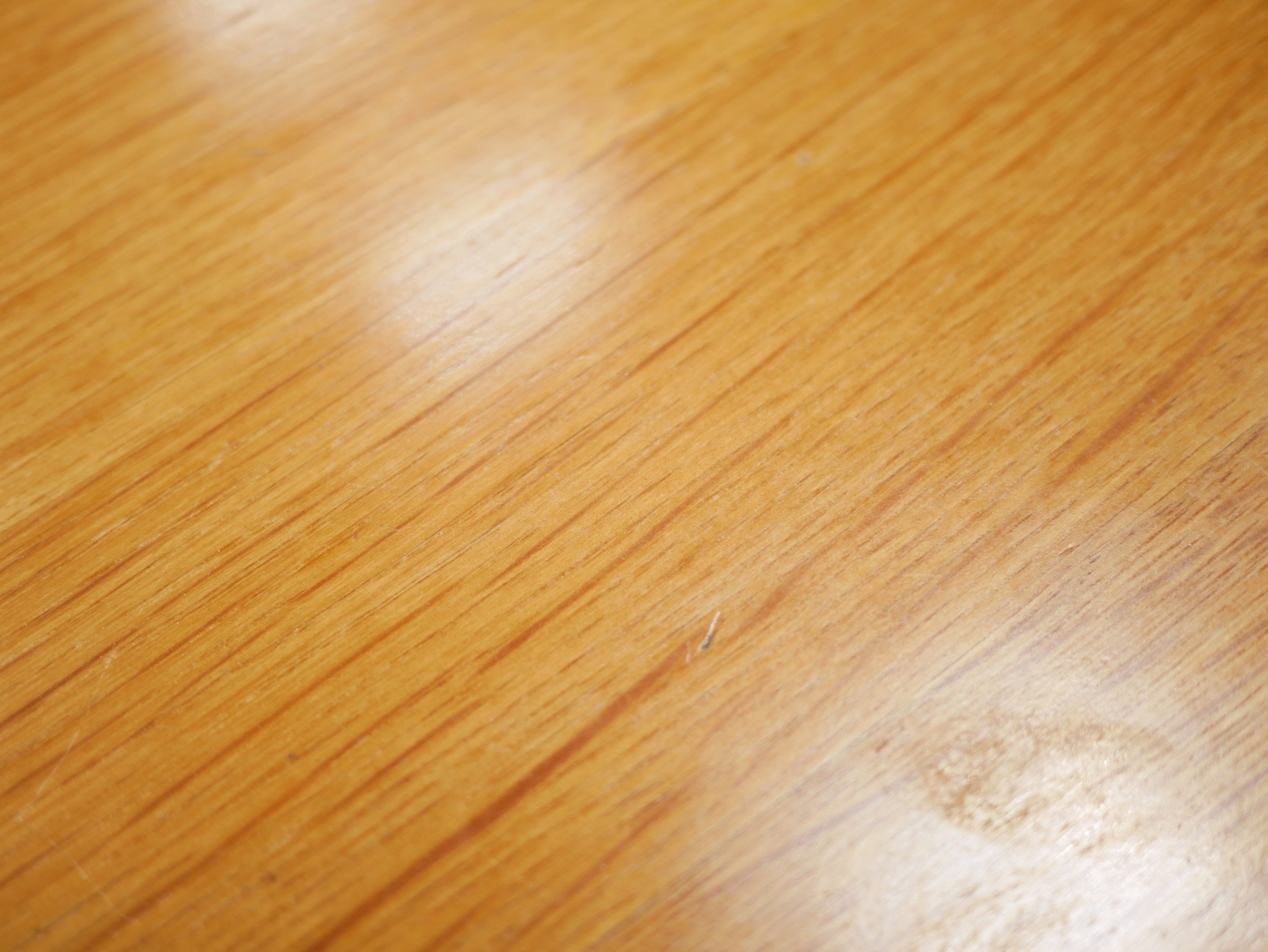 Vintage stretchy dining table