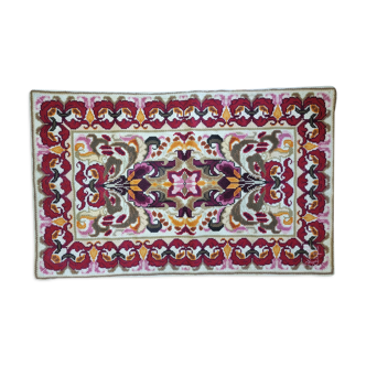Carpet with floral motifs signed Izabel do Recife