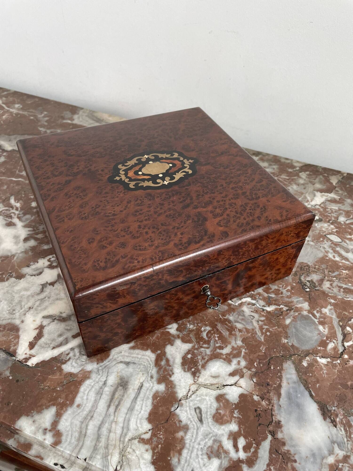 Jewelry box, Napoleon III, nineteenth century, cedar magnifying glass, rosewood, brass