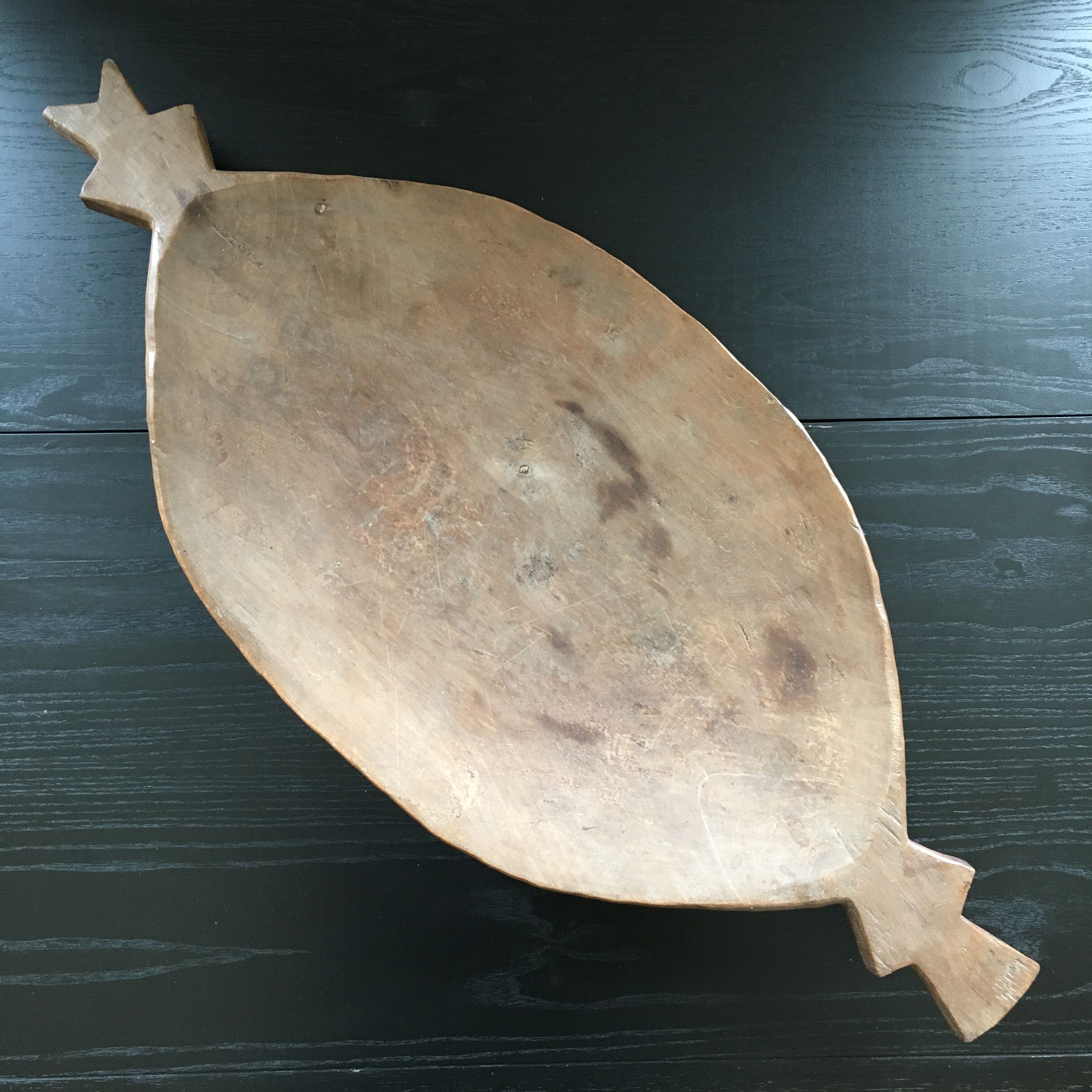 Plat en bois forme ananas