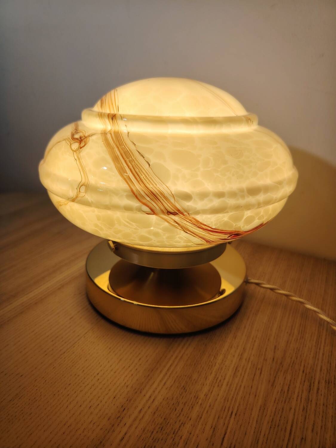 Yellow and brown marbled opaline lamp