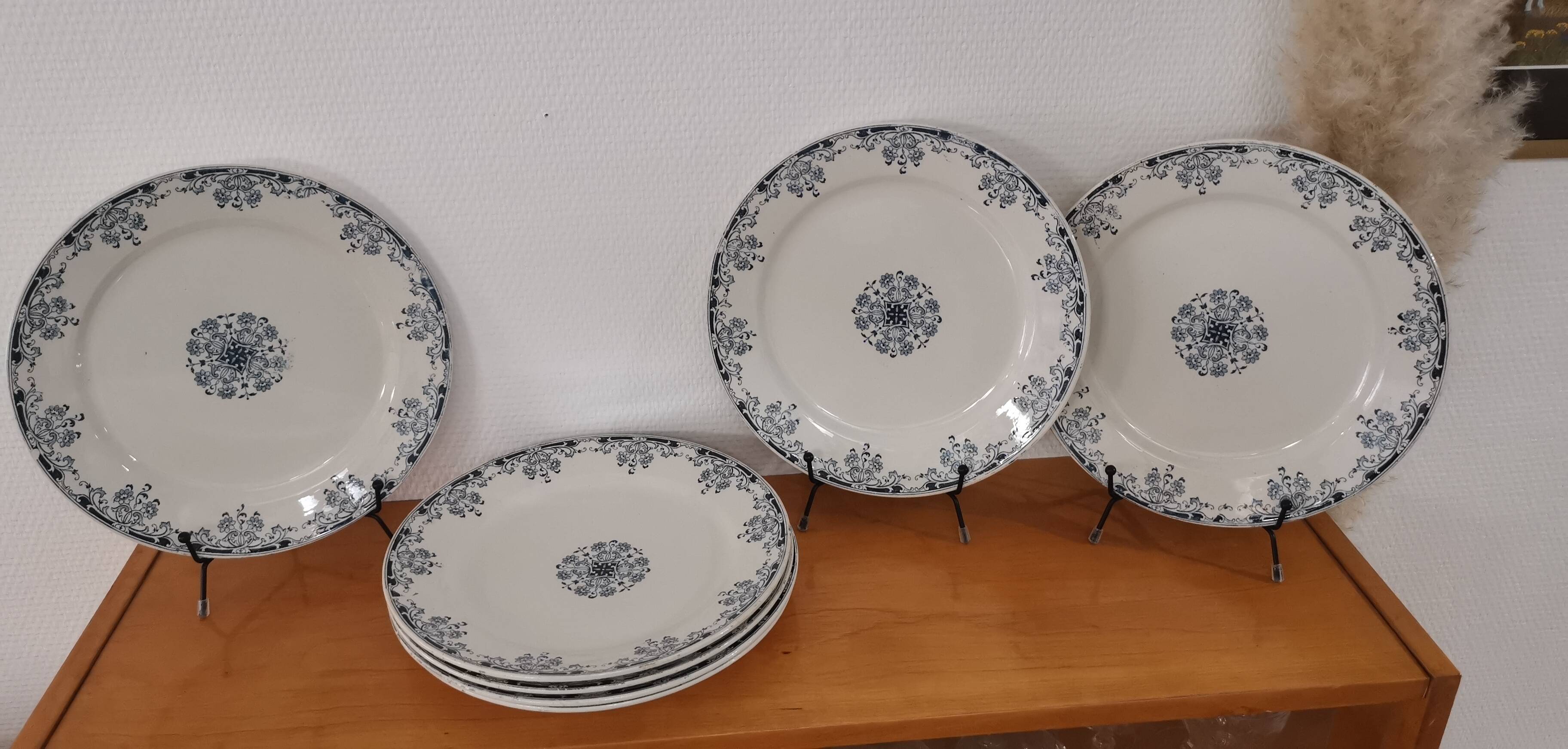6 Flat plates in blue/green iron clay model “Mignon”, H & Cie Sarreguemines