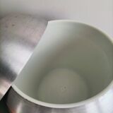 Apple ice bucket