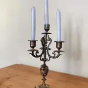 four-light candelabrum in chiselled brass from the 19th century