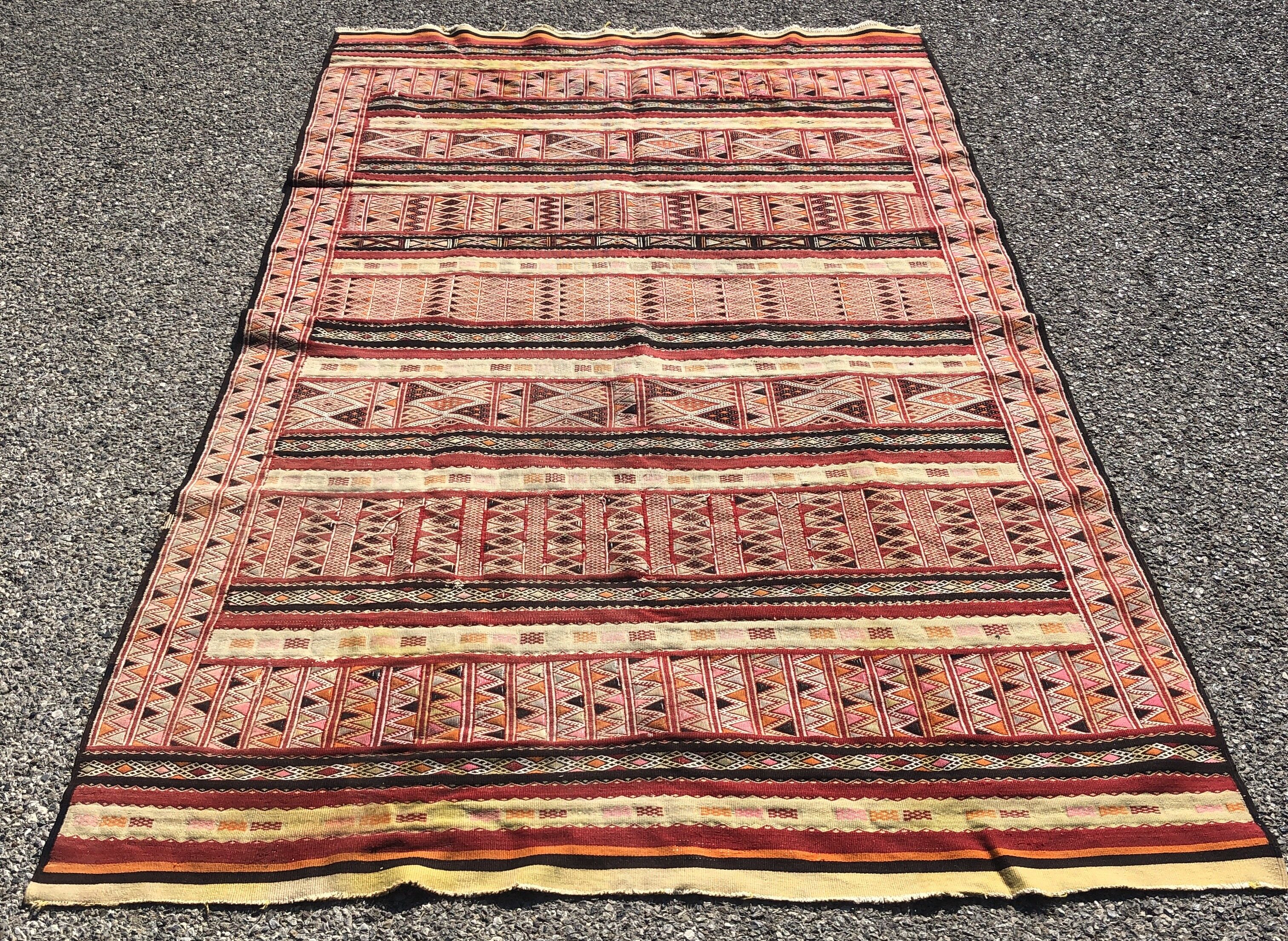 KILIM MOROCCO : 1.32 X 2.25 M