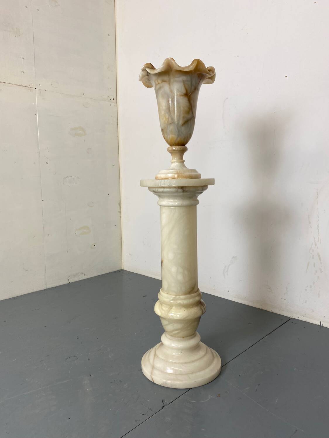 Vintage Spanish Alabaster Pedestal Column with Original Vase, 1970s, Set of 2