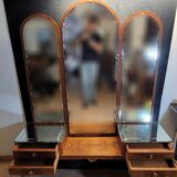 Venetian hairdresser with triptych mirror
