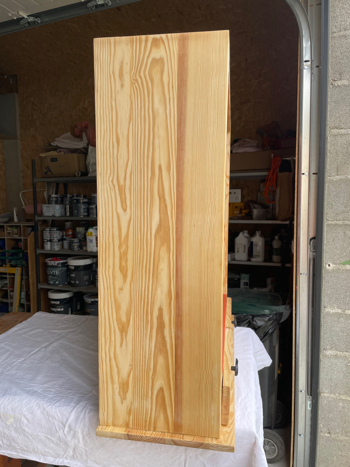 Shelf / bookcase